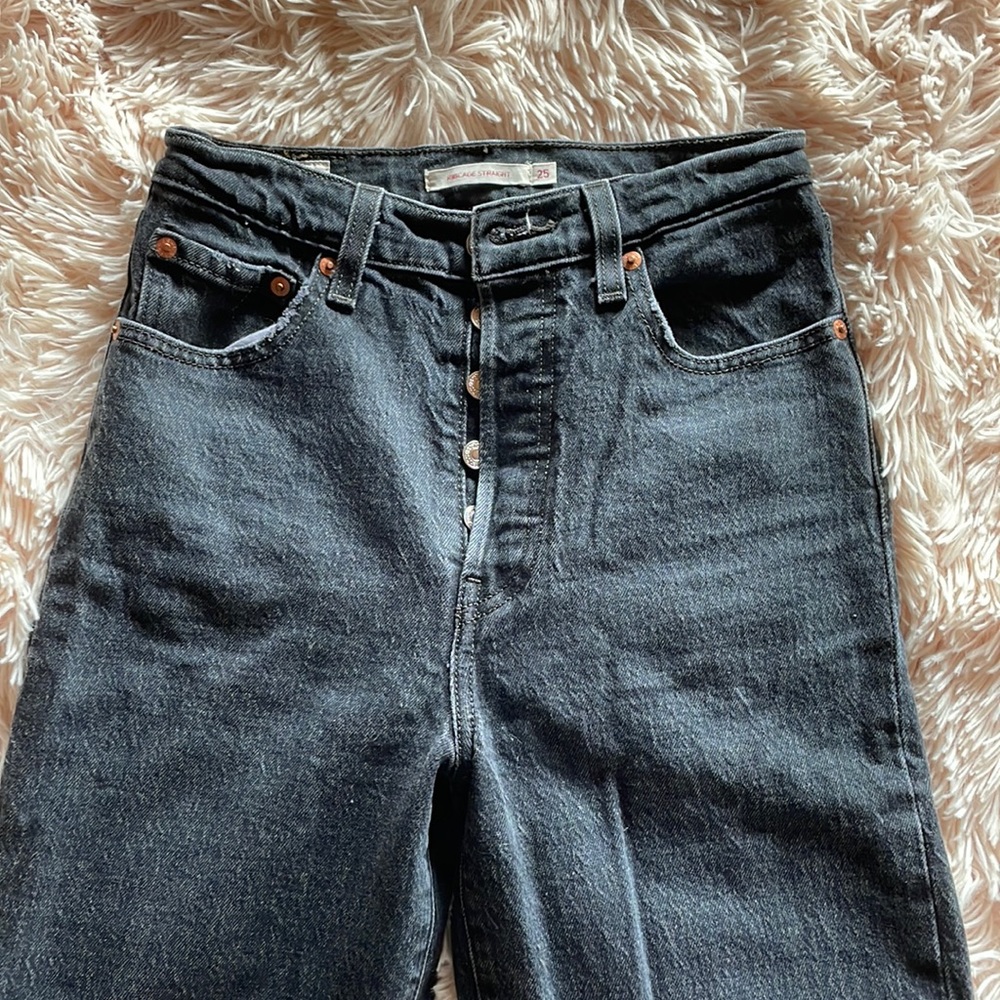 Levi’s rib cage straight black jeans size 25